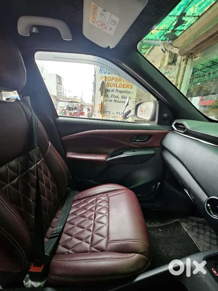 Nissan Magnite Automatic Suv 2025 Petrol New