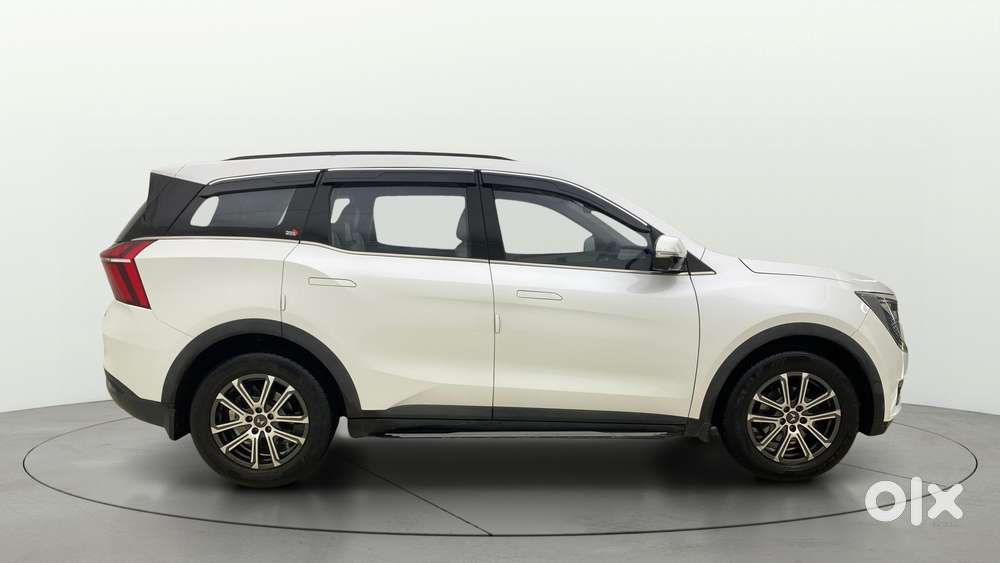 Mahindra Xuv700 2.0 Ax 7 Petrol At Luxury Pack Str, 2023, Petrol