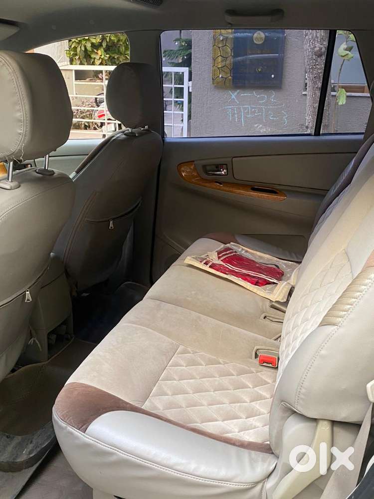 Toyota Innova 2.5 Vx 8 Seater Bs Iv, 2012, Diesel