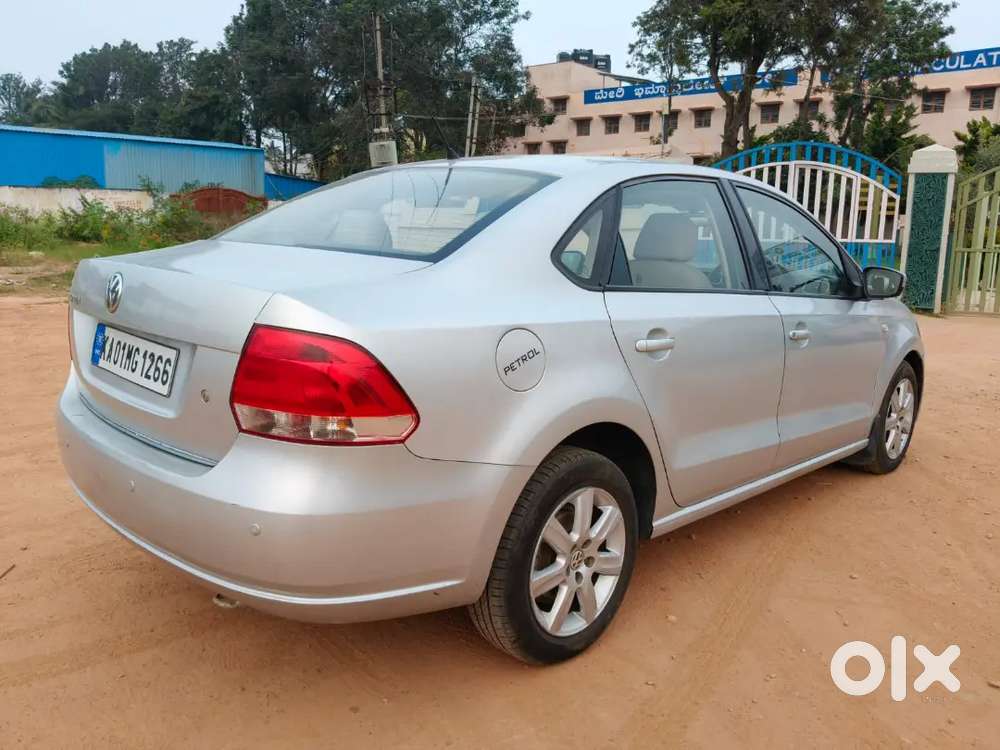 Volkswagen Vento Highline Petrol 2011 Drive