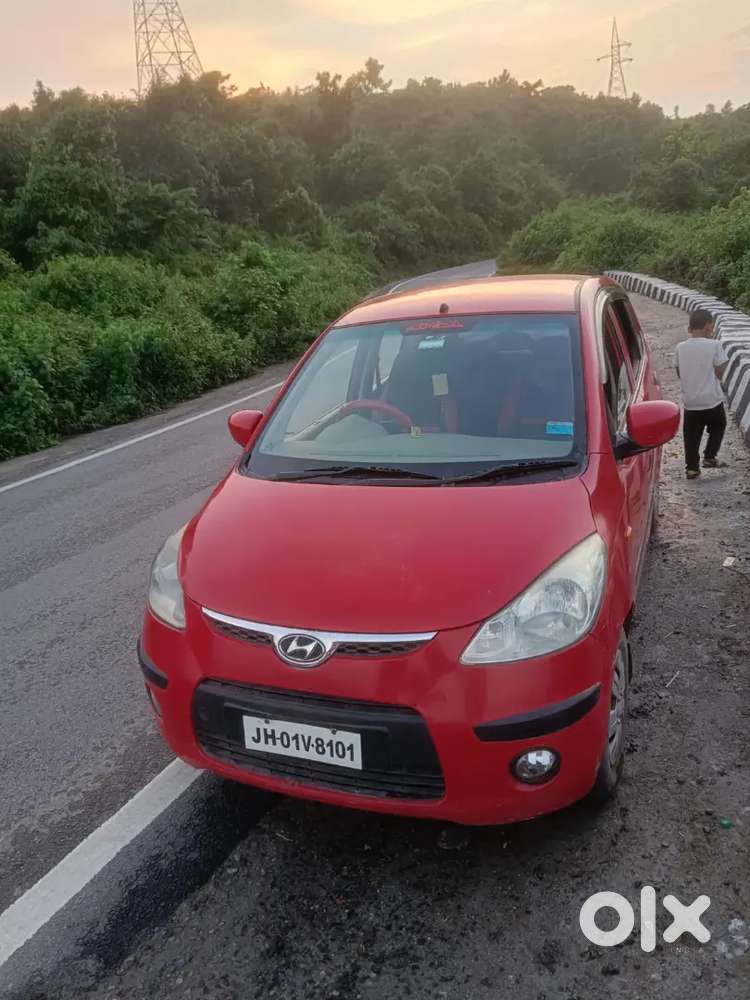 Red Colour Ka Car Hai