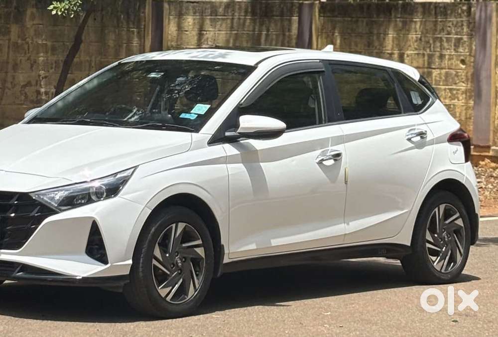 Hyundai I20 Asta (o) 1.2 Mt, 2023, Petrol