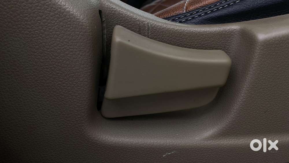 Mahindra Tuv 300 T10, 2019, Diesel