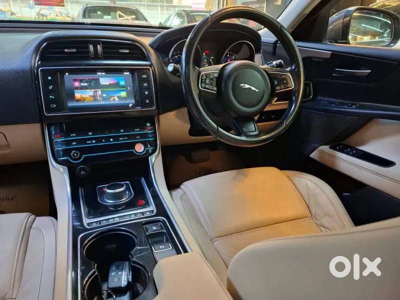Jaguar Xe Prestige, 2016, Petrol