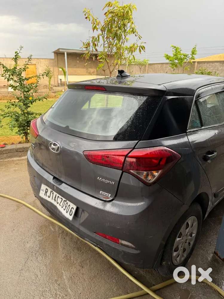 Hyundai New I20 2015 Petrol 90000 Km Driven