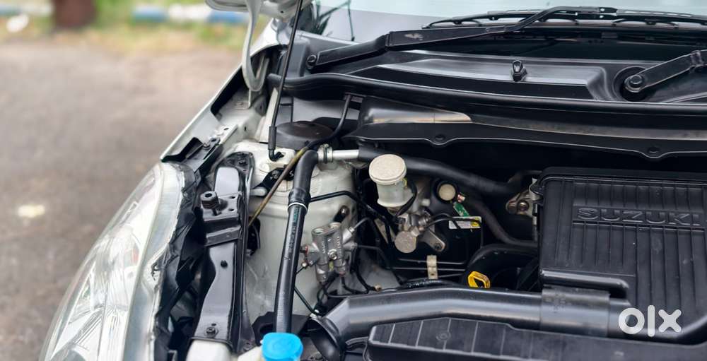 Maruti Suzuki Swift Vxi 1.2 Abs Bs-iv, 2017, Petrol