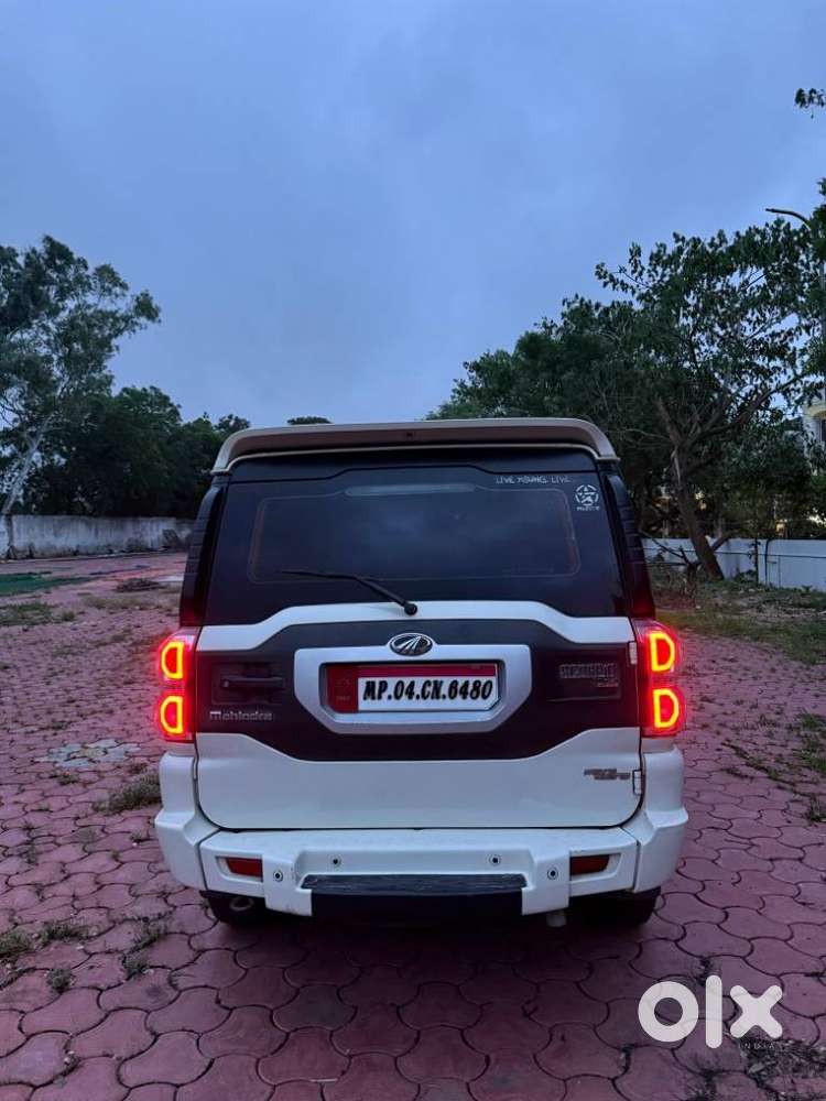 Mahindra Scorpio S10, 2015, Diesel