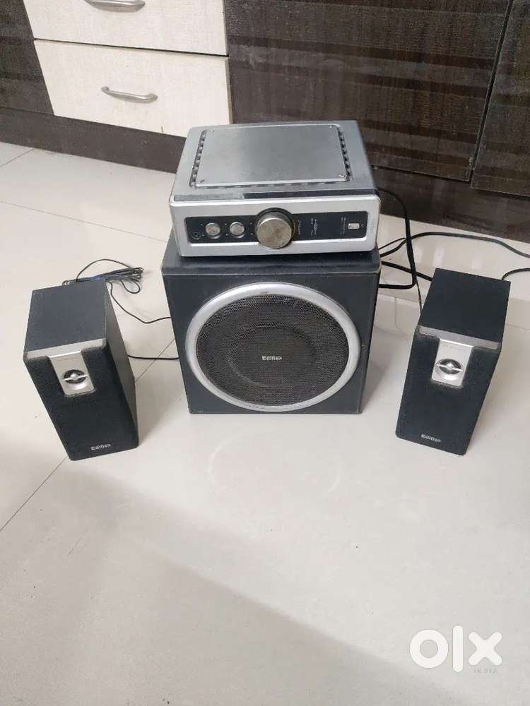 Edifier C2 2.1 Multimedia Speaker, new like 2.1 speaker and woofer