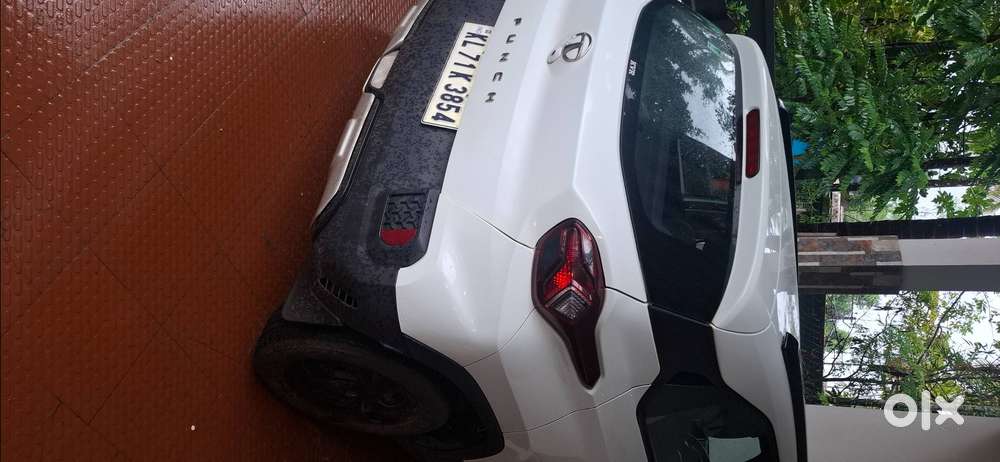 Tata Punch Power Steering Abs Ebd Rear Camera Rear Park Sensor Harman