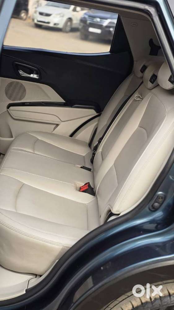 Mahindra Xuv300 W8 Amt Diesel, 2019, Diesel