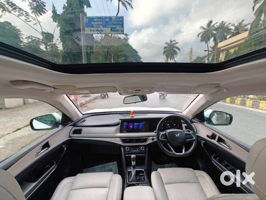 Mahindra Xuv700 2.0 Ax 7 Petrol At Luxury Pack Str, 2022, Petrol
