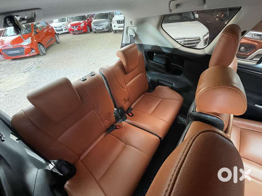 Toyota Innova Crysta 2.4 V 8 Str, 2016, Diesel