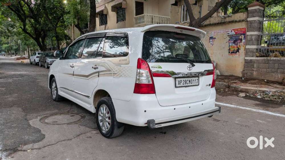 Toyota Innova 2.5 V 8 Str, 2014, Diesel
