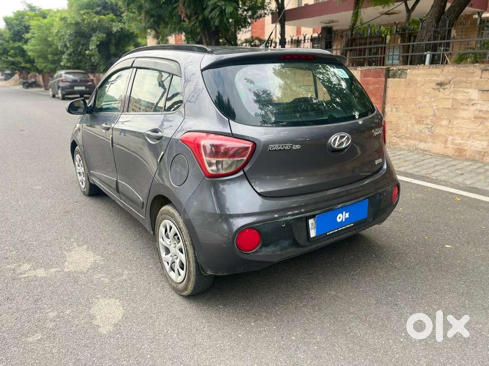 Hyundai Grand I10 Sportz, 2017, Petrol