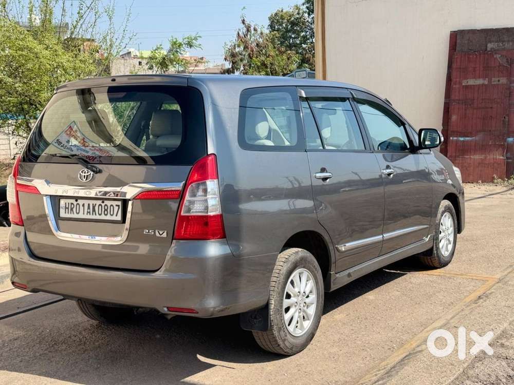Toyota Innova 2014 Diesel 18000 Km Driven