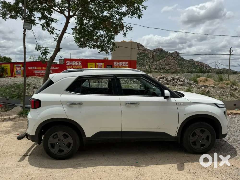 Hyundai Venue 2023 Petrol Good Condition