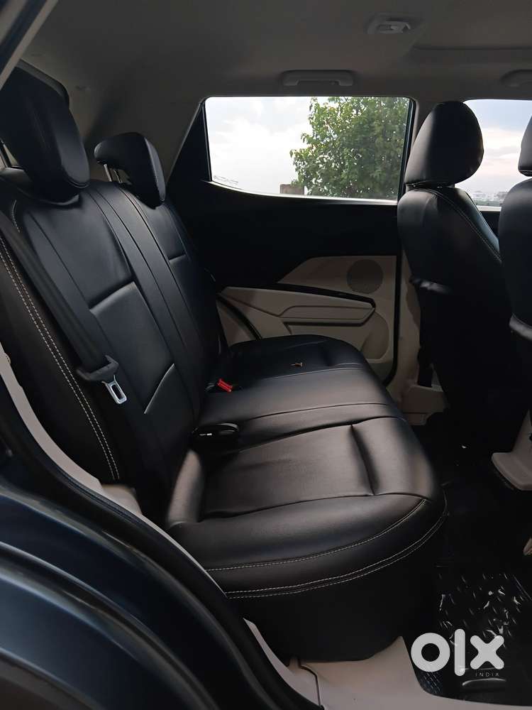 Mahindra Xuv300 W6 Amt Diesel, 2023, Diesel