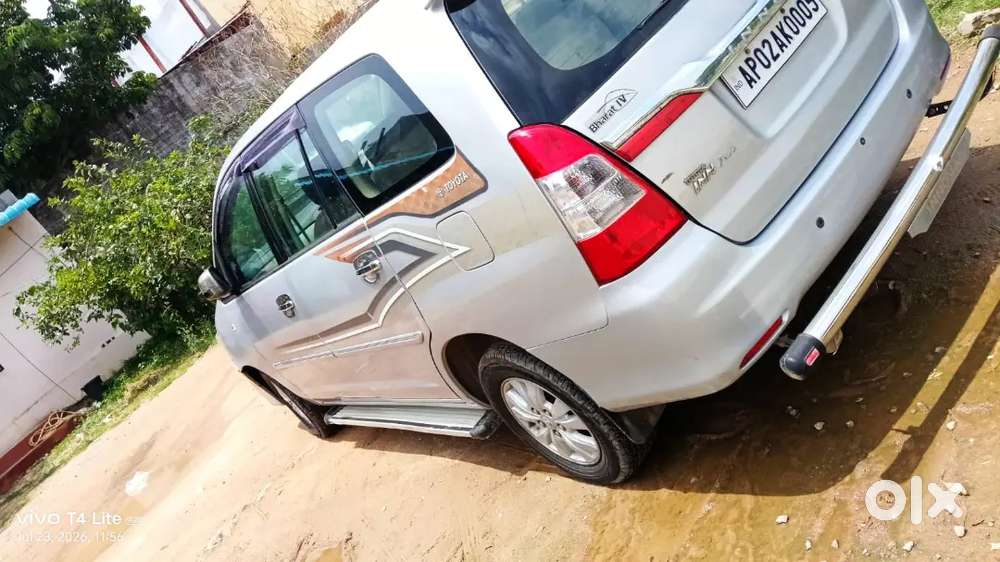Toyota Innova 2.5 V Model 2011 Urgent Sale