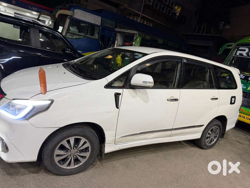 Toyota Innova 2015