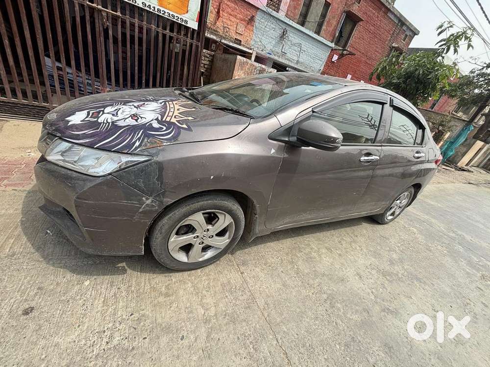 Honda City 2015 Cng & Hybrids 90000 Km Driven Cng Pass Nahi Hai