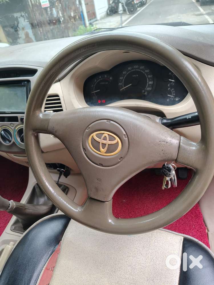 Toyota Innova 2.5 G4 Diesel 8-seater, 2006, Diesel