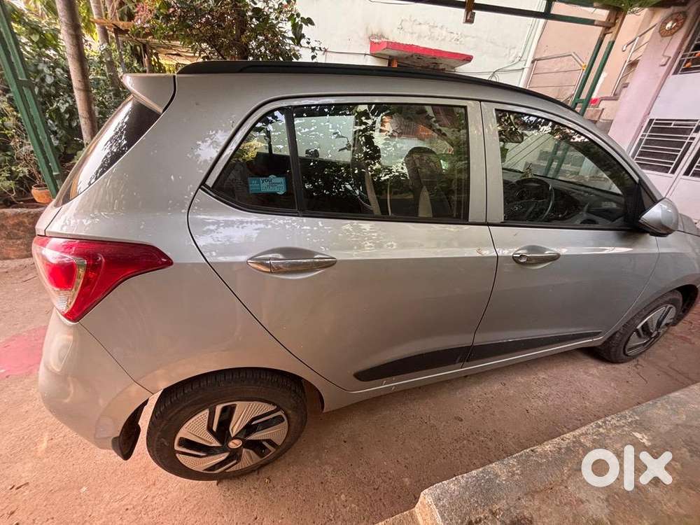 Hyundai Grand I10 Sportz (1st Owner, 14970 Kms)