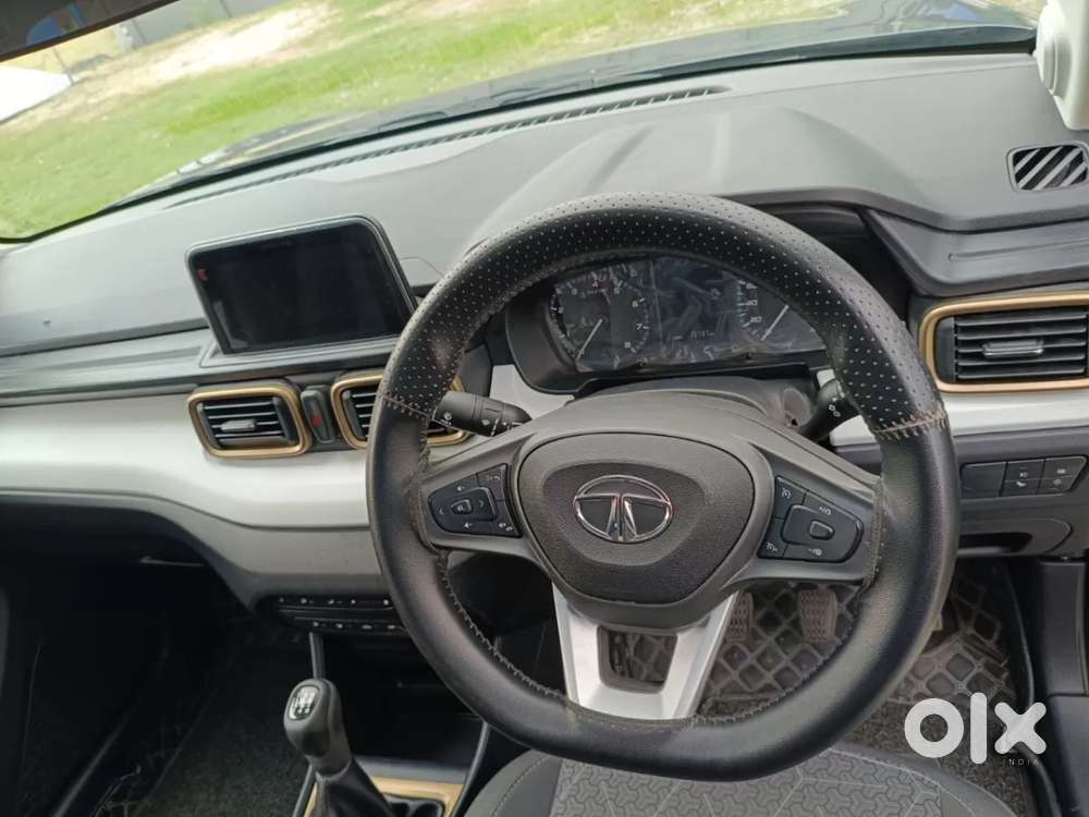 Tata Punch Accomplished Mt Sunroof, 2023, Petrol
