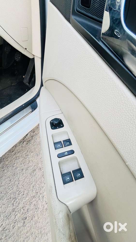 Skoda Superb Petrol 2013