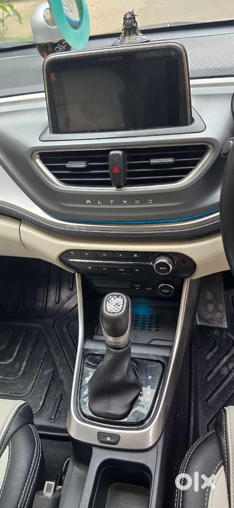 Tata Altroz 1.2 Xza Plus Dark Edition Dct, 2024, Petrol