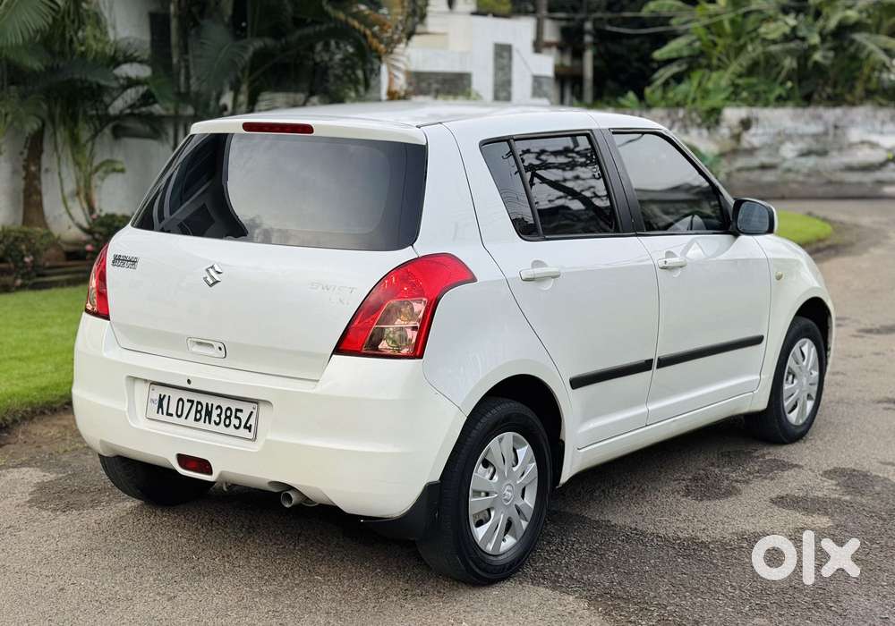 Maruti Suzuki Swift Vxi Bsiv, 2010, Petrol