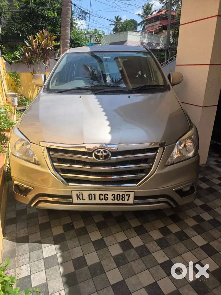 Toyota Innova 2.0 V 2010