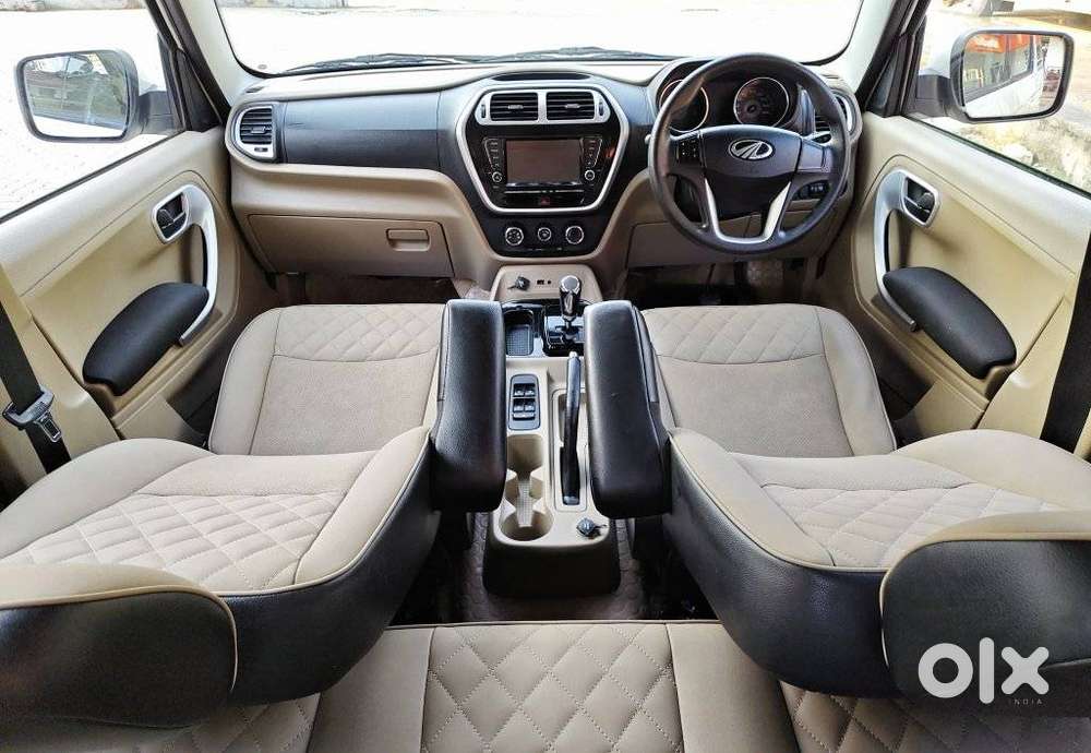 Mahindra Tuv 300 T10 Amt (automatic), 2017, Diesel