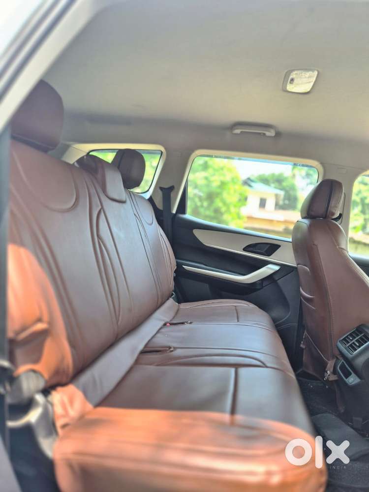 Mahindra Xuv700 2.2 Mx Diesel Mt 5 Str, 2023, Diesel