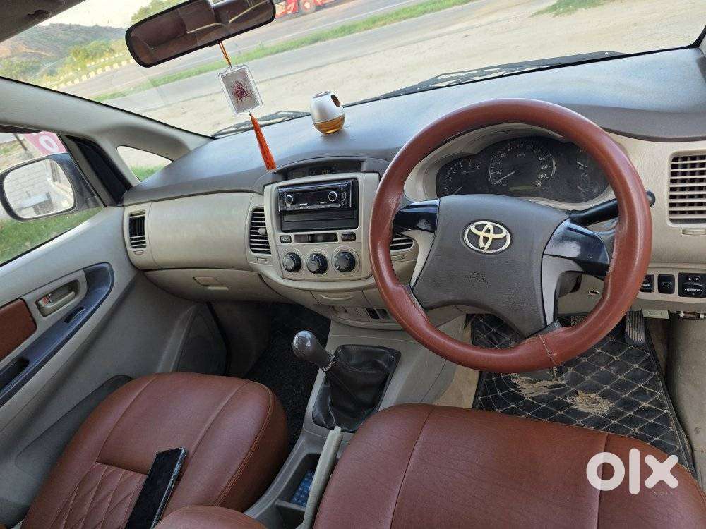 Toyota Innova 2.5 G (diesel) 8 Seater, 2012, Diesel
