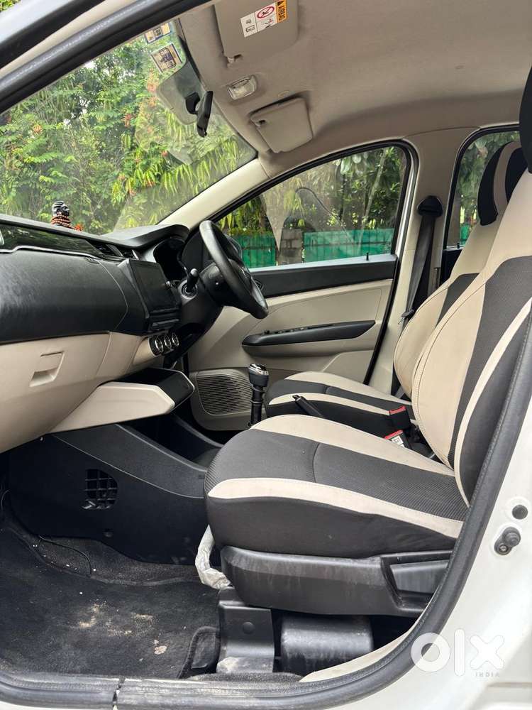 Renault Triber Rxt, 2022, Petrol