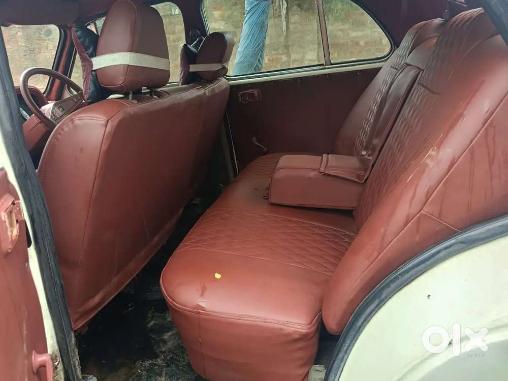 Ambassador Grand 1500 1999 Diesel Second Owner