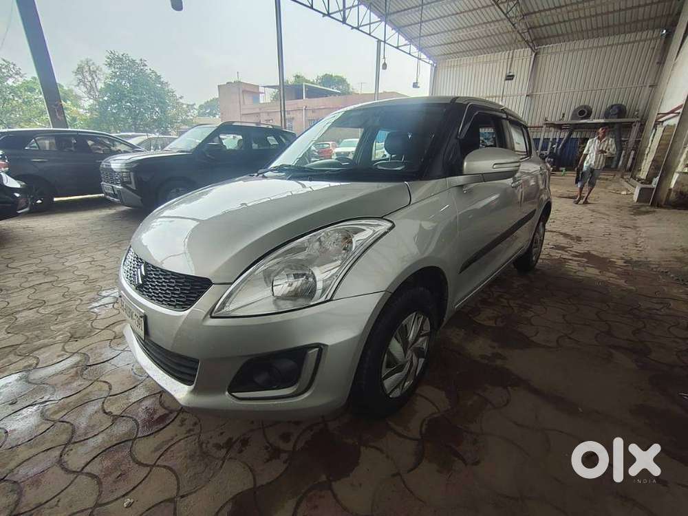 Maruti Suzuki Swift Vxi 1.2 Abs Bs-iv, 2016, Petrol