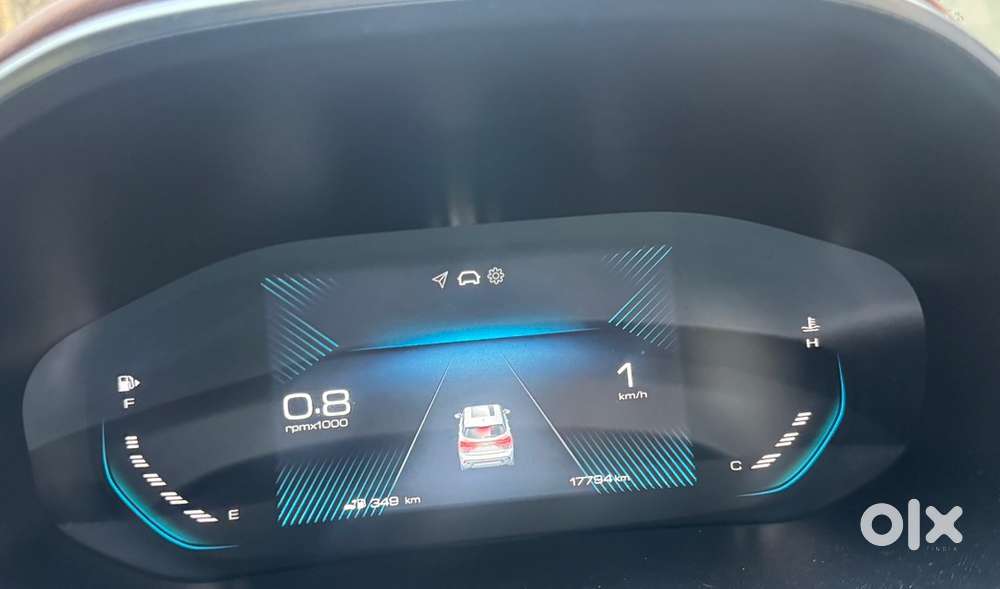 Mg Hector Plus 2025 Registration, 17,000km Only Driven. Top Varient