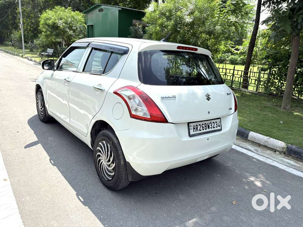 Maruti Suzuki Swift Lxi Optional-o, 2011, Petrol