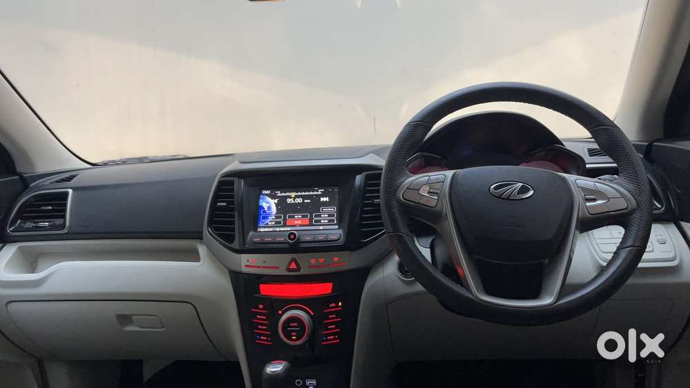 Mahindra Xuv300 1.2 W8 (o) Amt Petrol, 2022, Petrol