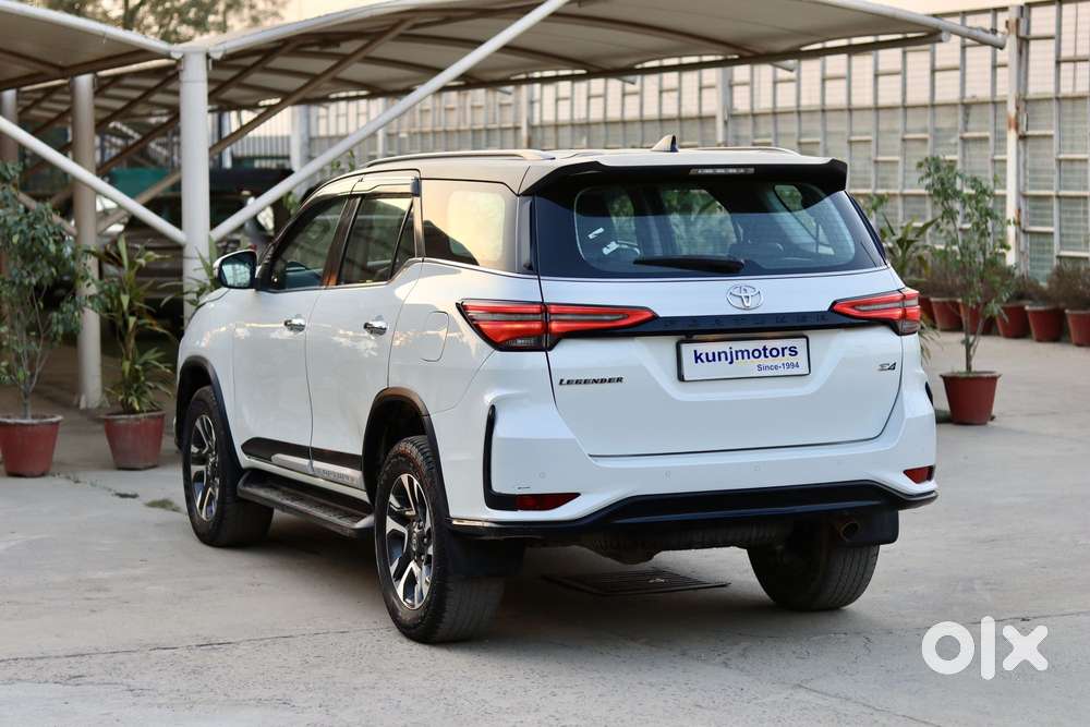 Toyota Fortuner Legender