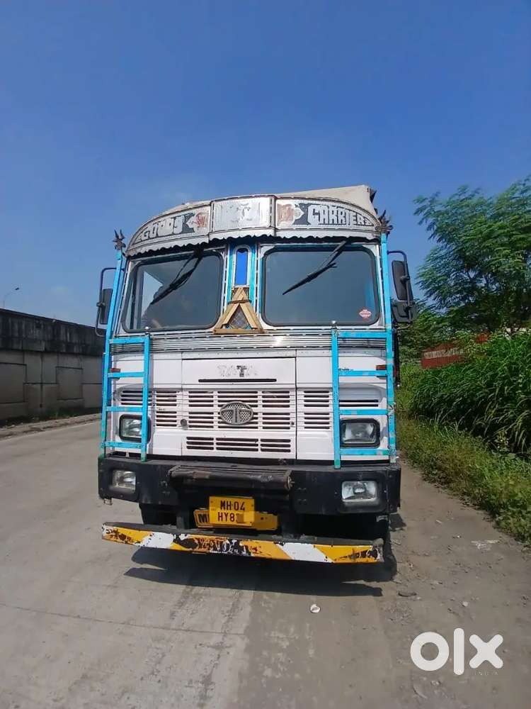 Tata 2518 / 32ft Container Body