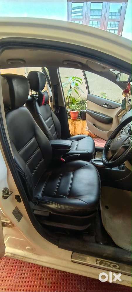 2014 Hyundai I20 Sportz Automatic. Only Done 43500 Km. Well Maintained