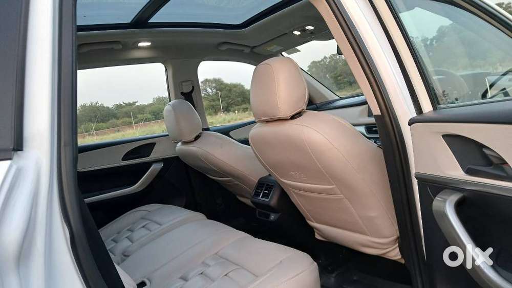 Mahindra Xuv700 2.2 Ax 5 Diesel At 7 Str, 2025, Diesel