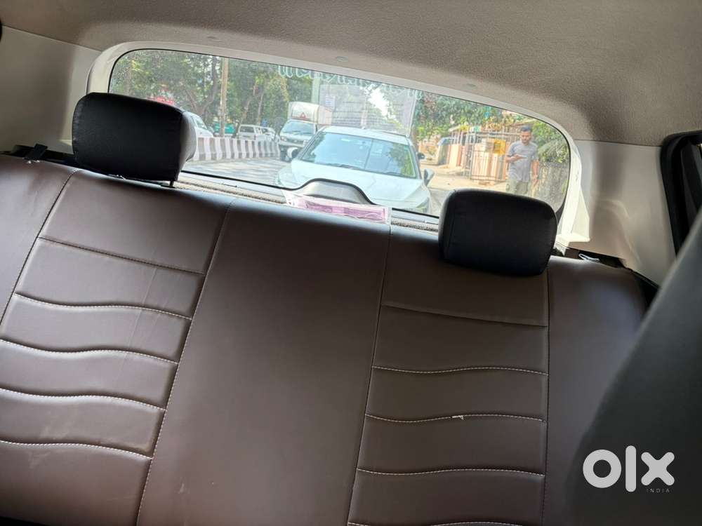  For Sale: White Maruti Suzuki Swift (late 2011)