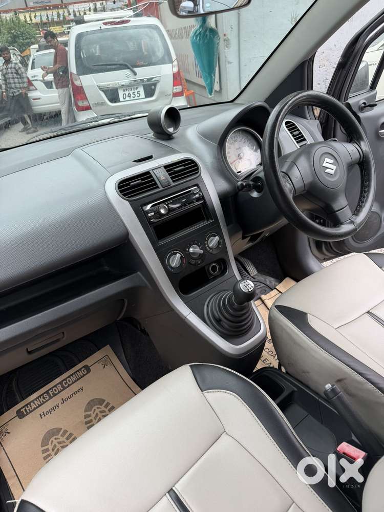 Maruti Suzuki Ritz Vxi, 2011, Petrol