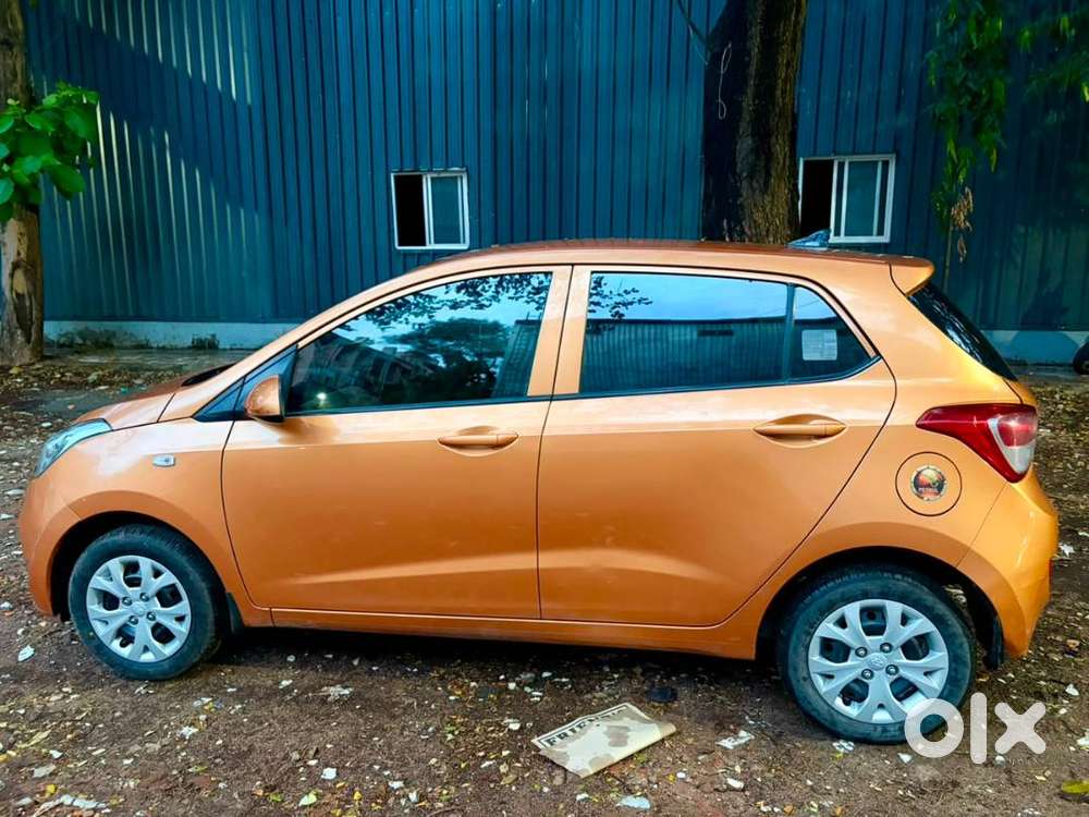 2016 Hyundai Grand I10  Only 8,000 Km Driven  Showroom Condition