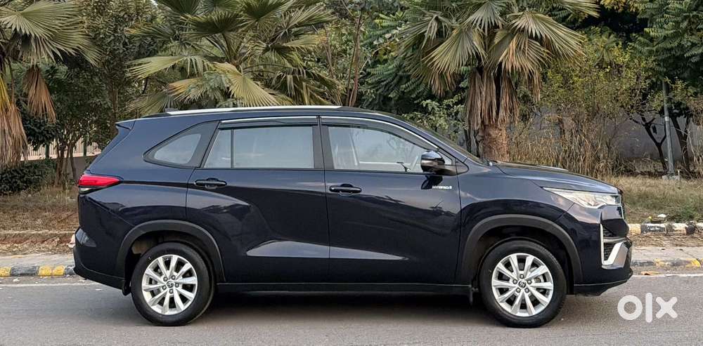 Toyota Innova Hycross 2.0 Vx Hybrid 7 Str, 2023, Petrol