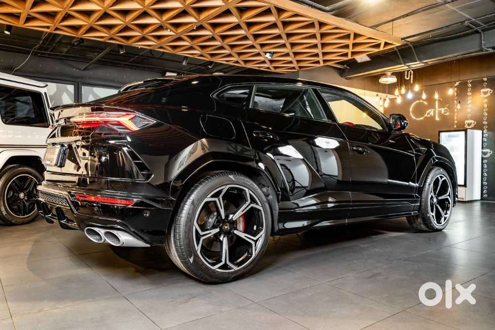 Lamborghini Urus V8, 2021, Petrol