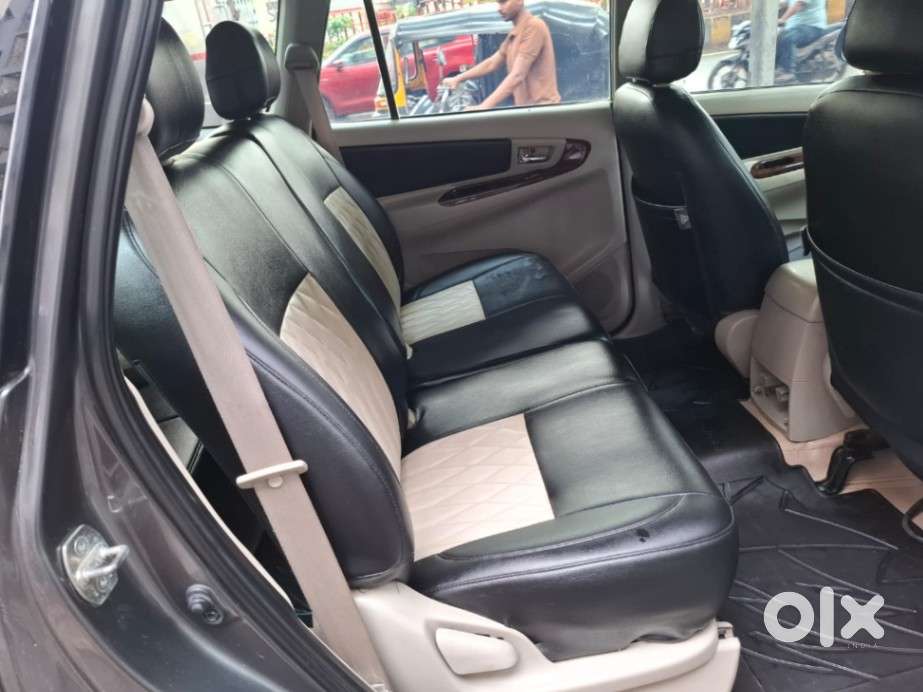 Toyota Innova 2.5 Vx (diesel) 8 Seater Bs Iv, 2012